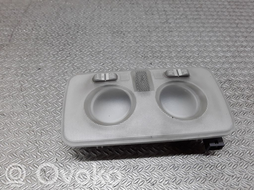 Luz del asiento delantero