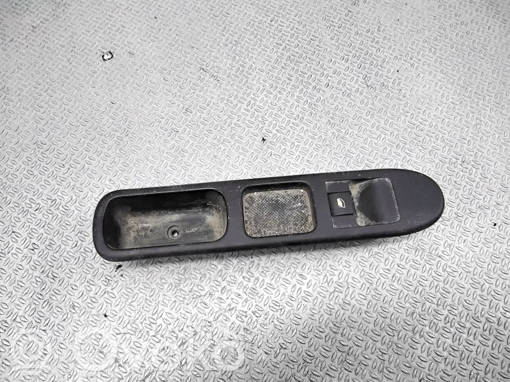 Peugeot 307 Interruptor del elevalunas eléctrico 