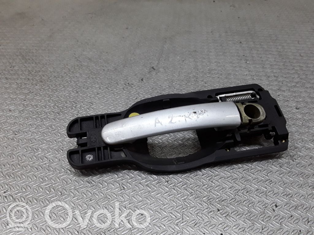 Audi A2 Manecilla externa puerta delantera 