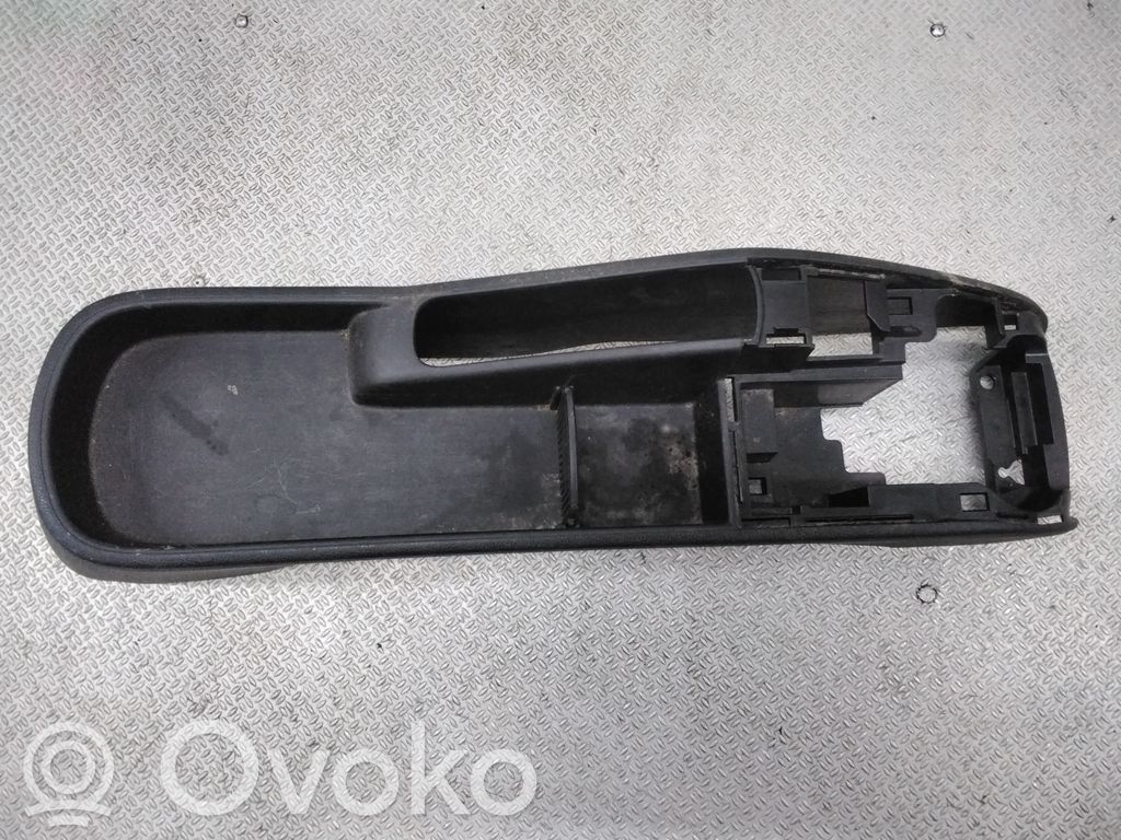 Mazda 2 Consola central 