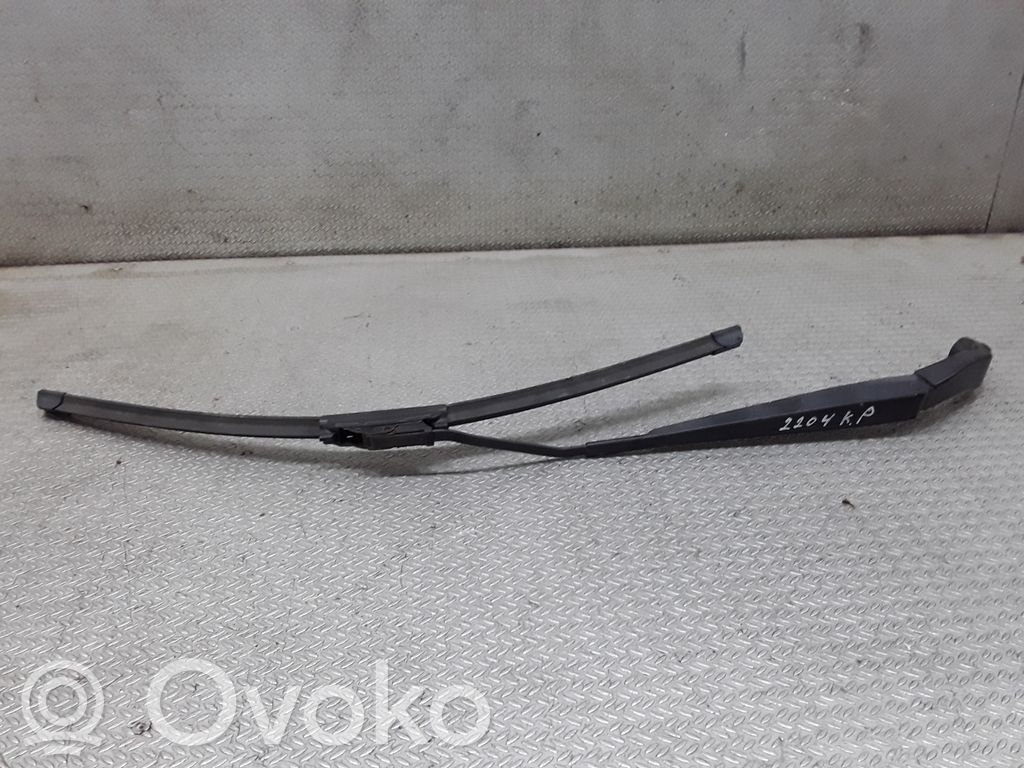 Windshield/front glass wiper blade