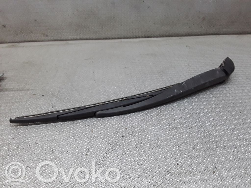 Rear wiper blade