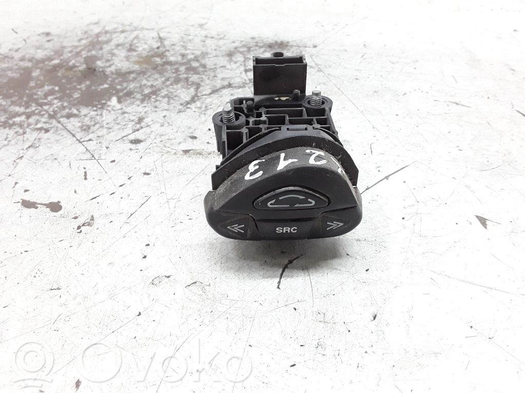 Nissan X-Trail T30 Multifunctional control switch/knob 