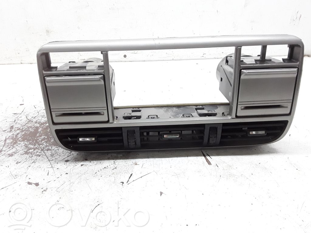 Grille d'aération centrale   E5715161500