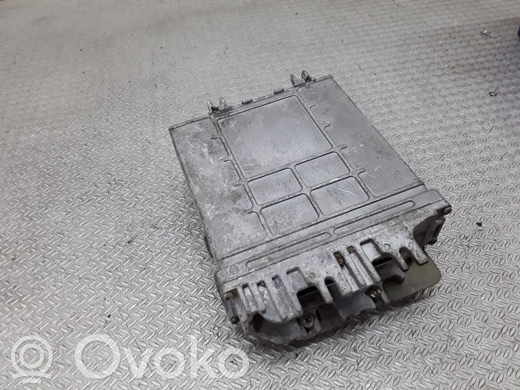 Volkswagen Golf III Engine control unit/module 