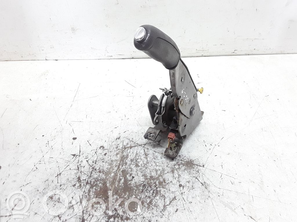 Peugeot 407 Frein à main / assemblage du levier 
