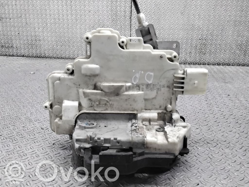 Serrure de porte avant   8E1837016AA