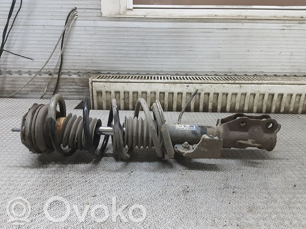 Priekšpusē amortizators ar atsperi   6480660