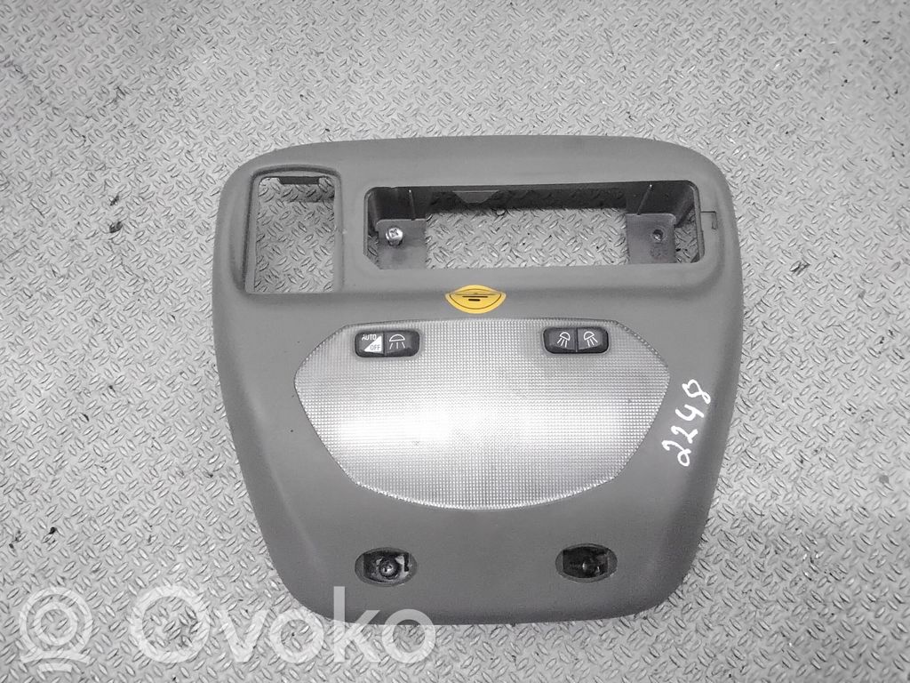 Front seat light   735242570,1520400000,0884200