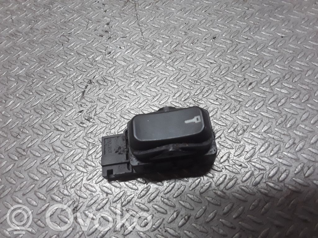 Central locking switch button   4617593