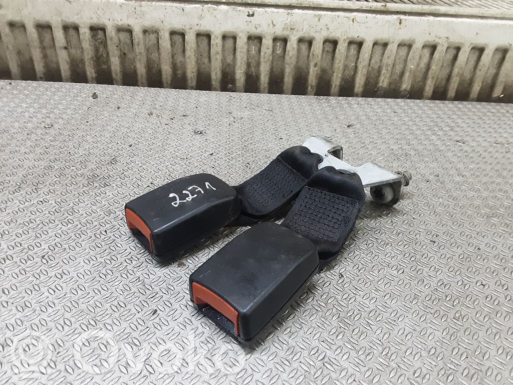 Ford Fiesta Keskipaikan turvavyön solki (takaistuin)