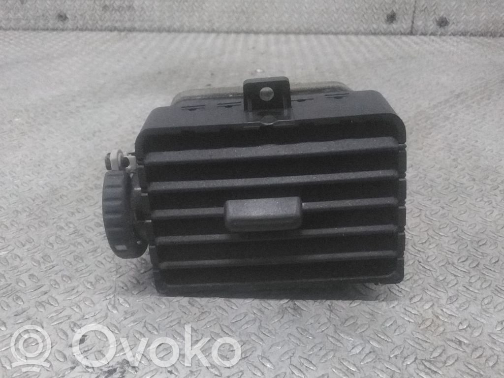 Nissan Almera N16 Rejilla de ventilación central del panel