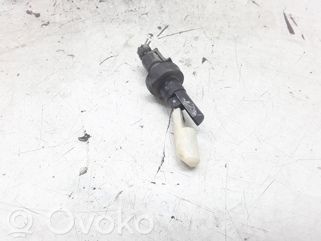 Opel Zafira A Tuulilasinpesimen pesunesteen tason anturi 