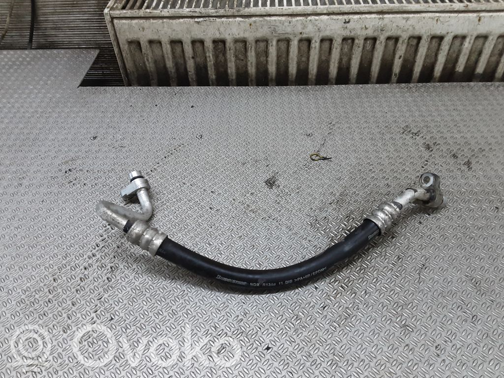 Ilmastointilaitteen putki (A/C)   R134A11
