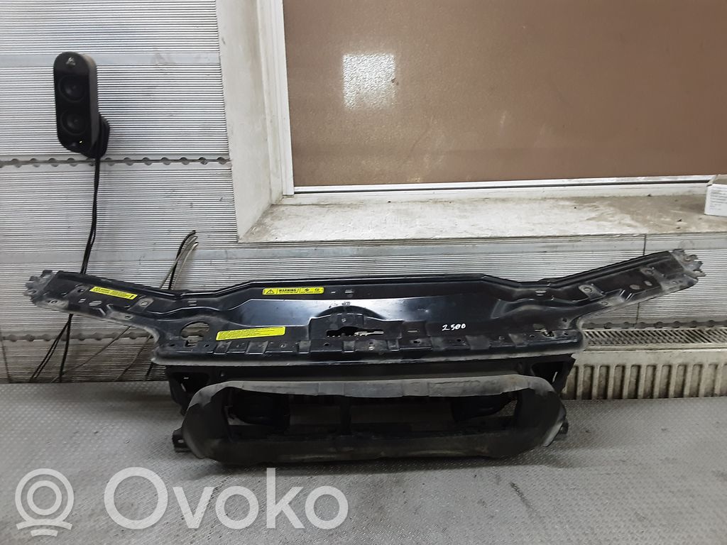 Volvo S80 Radiatoru paneļa augšējā daļa (televizors) 