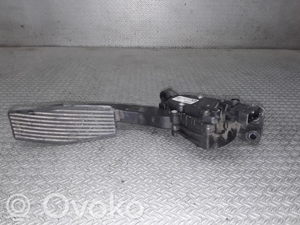 Accelerator throttle pedal   9186724