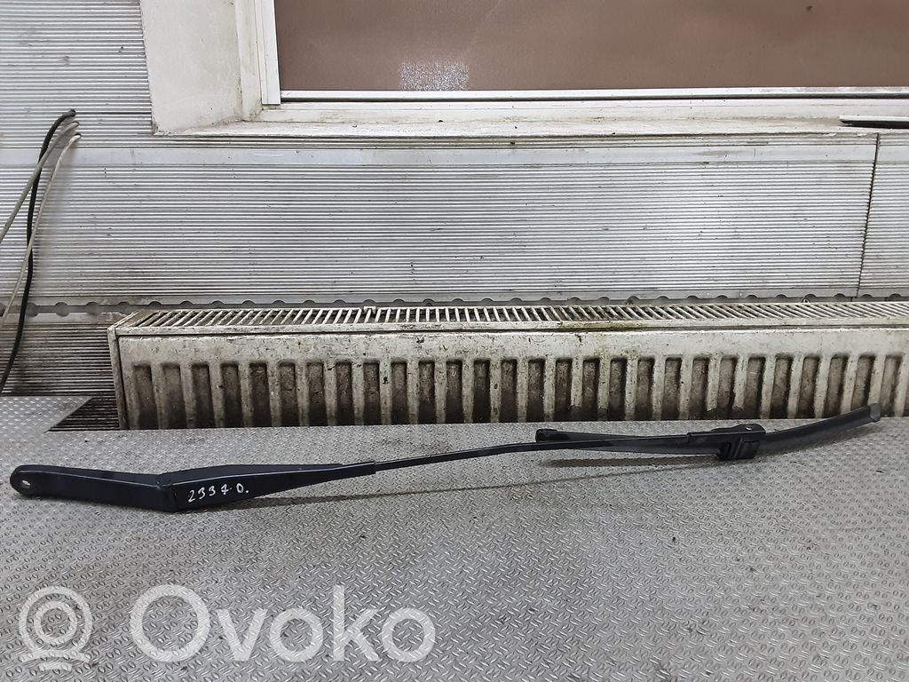 Windshield/front glass wiper blade   4M5117526CC