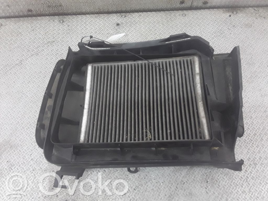 Ohjaamon sisäilman mikrosuodatinsarja   8379627