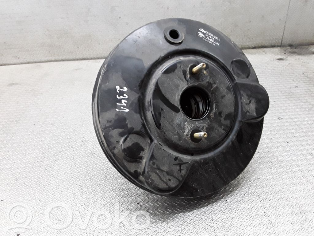 BMW 3 E46 Brake booster 