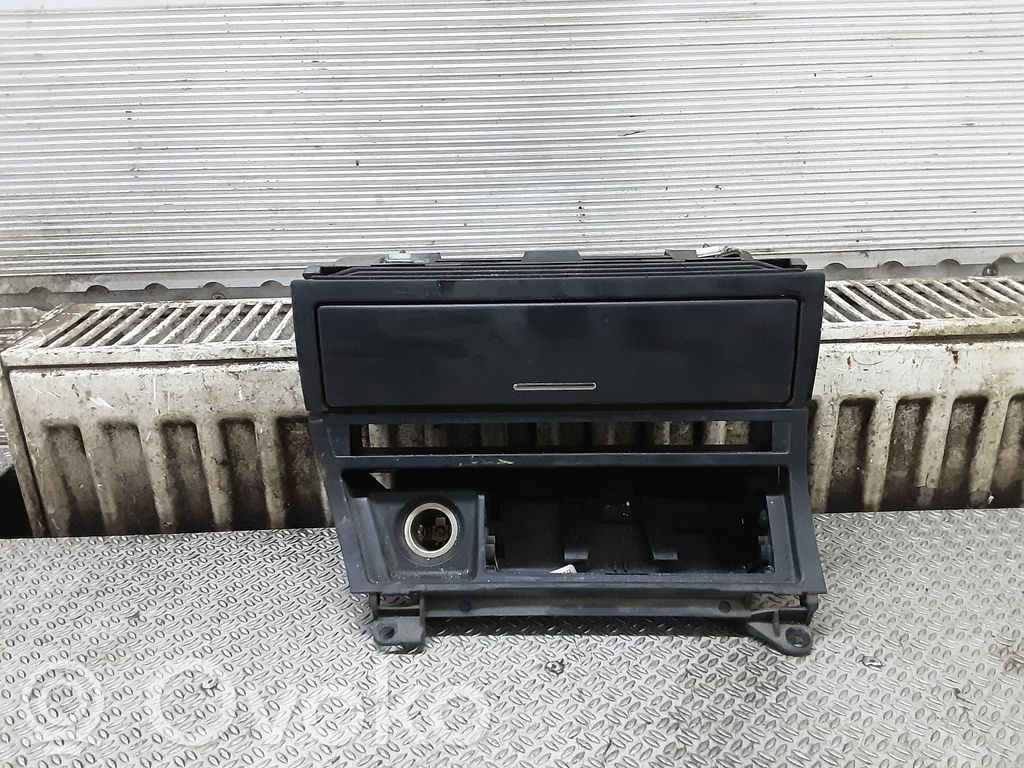 Ashtray (front)   51168268887A,511682688889