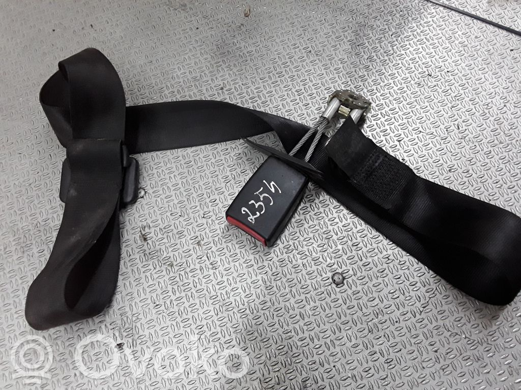Audi A4 S4 B6 8E 8H Klamra środkowego pasa bezpieczeństwa fotela tylnego 