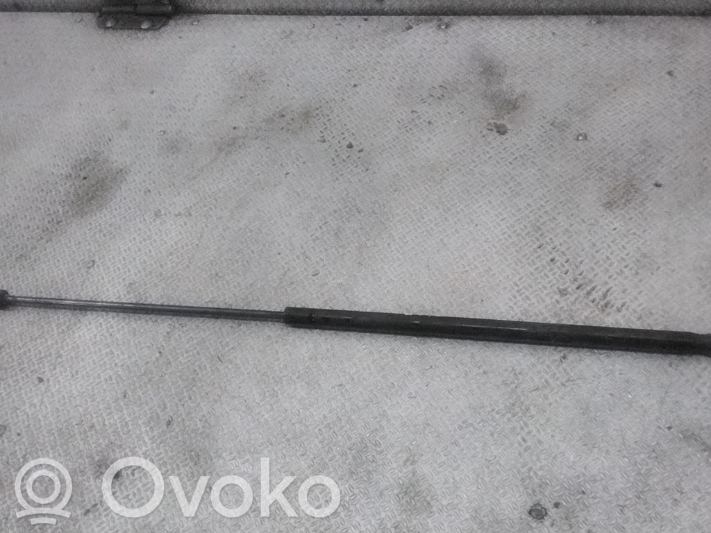 Volvo V50 Dzinēja pārsega amortizators 