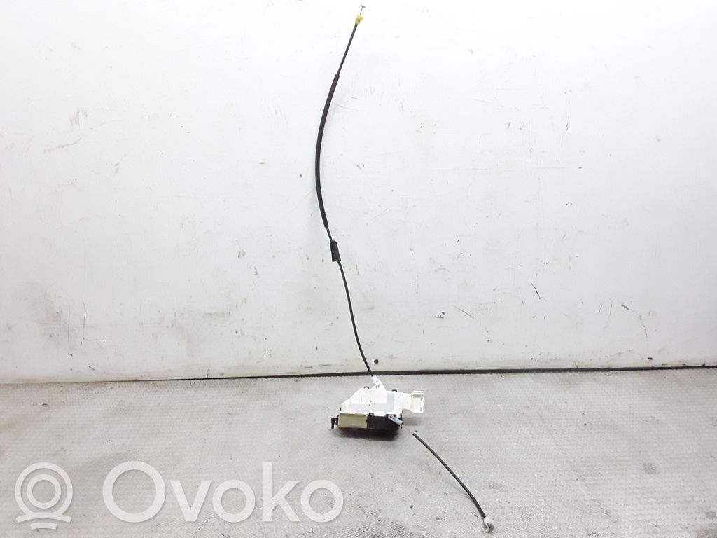 Citroen C4 I Priekšpusē slēdzene 