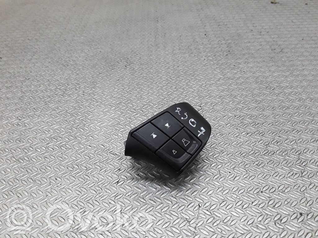 Boutons / interrupteurs volant   30710725