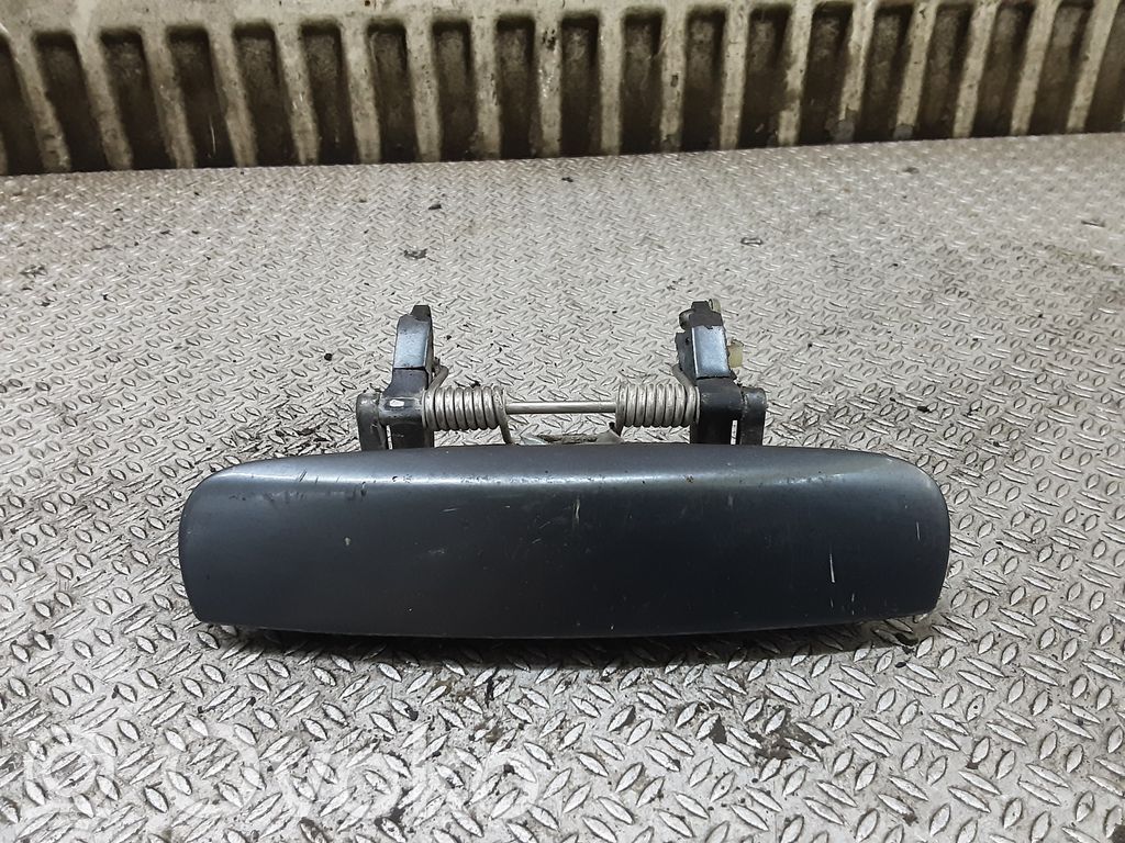 Manecilla externa puerta delantera   8E0839207