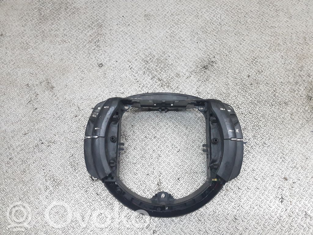 Citroen C4 I Steering wheel buttons/switches 