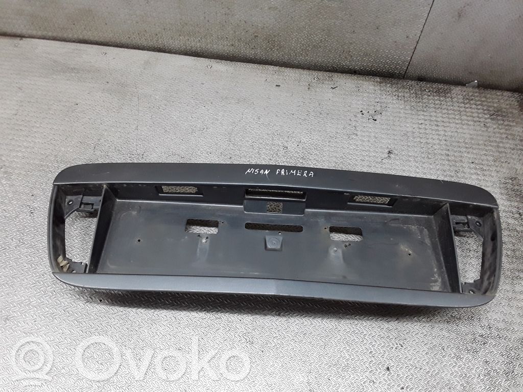 Moldura de la puerta trasera   90810AU400