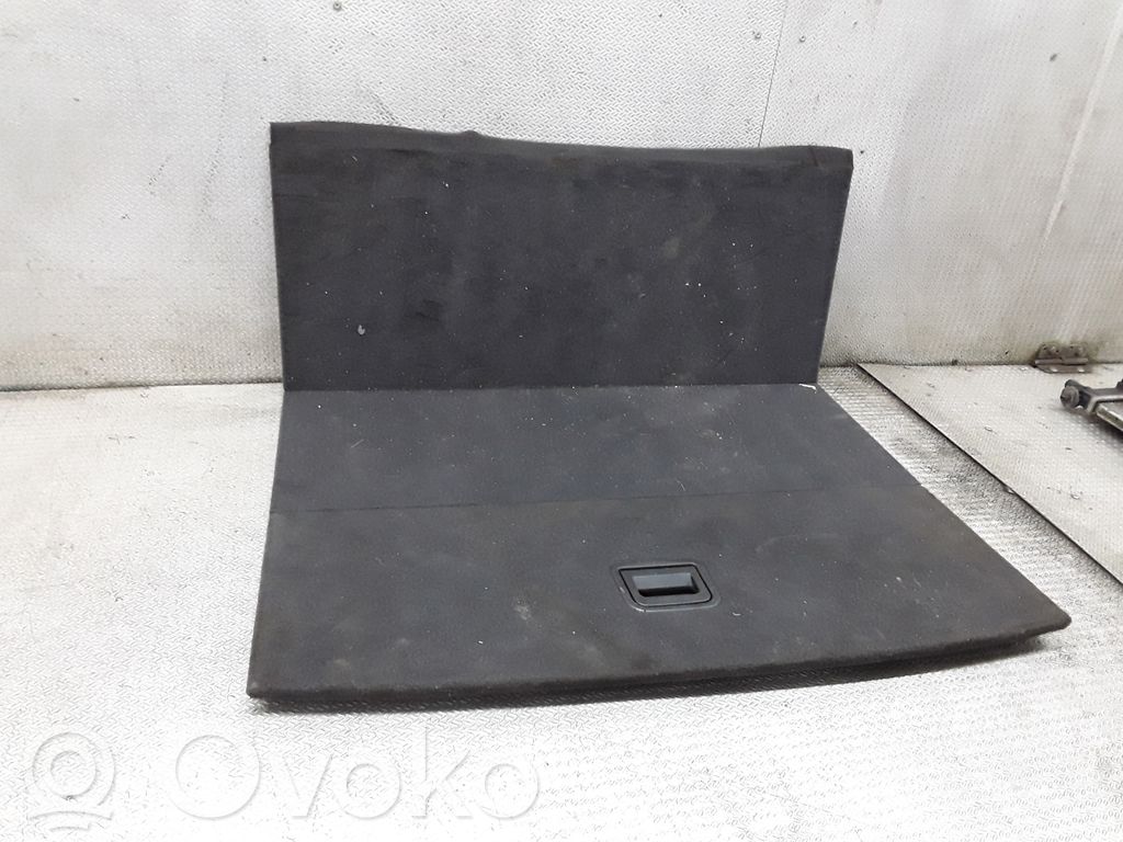 Bagažinės grindys   8E9861529