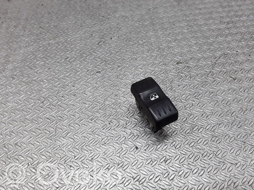 Electric window control switch   E30607