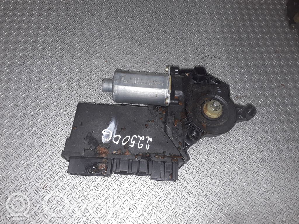 Motor macara geam ușă spate   8E0959802A