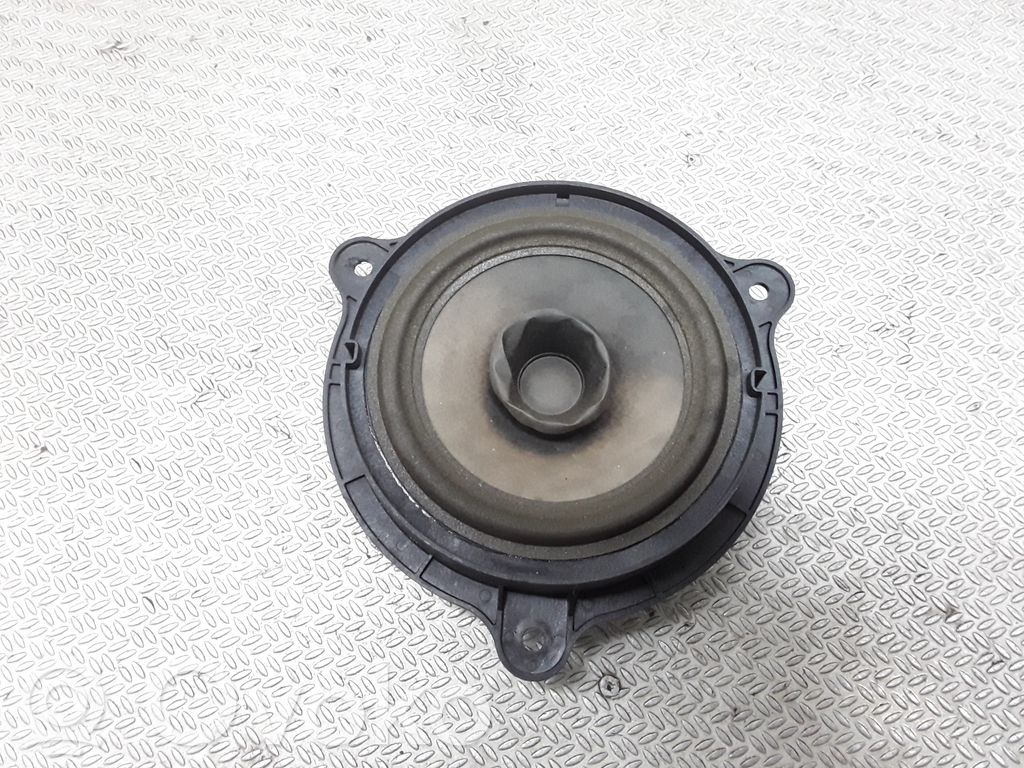 Nissan Primera Altoparlante portiera posteriore 