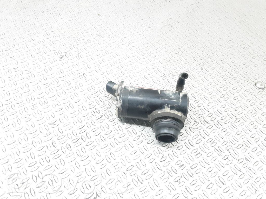 SsangYong Musso Windscreen/windshield washer pump 
