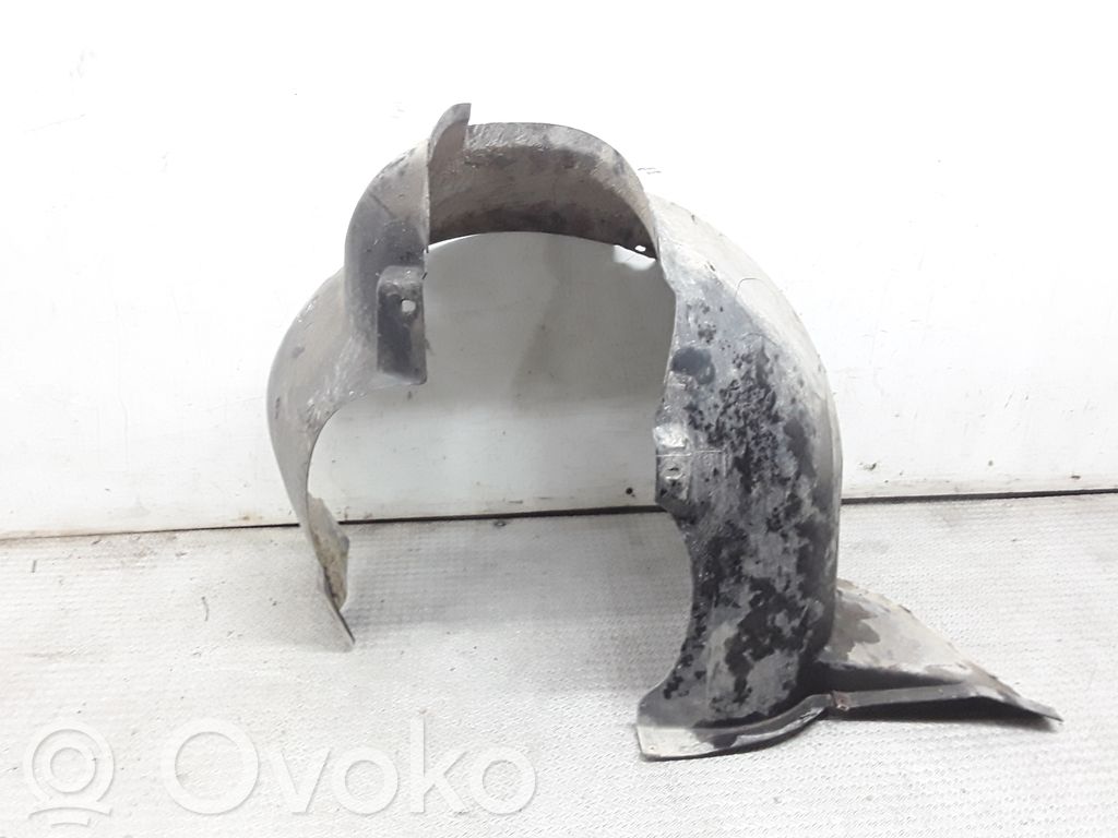 Front wheel arch liner splash guards
