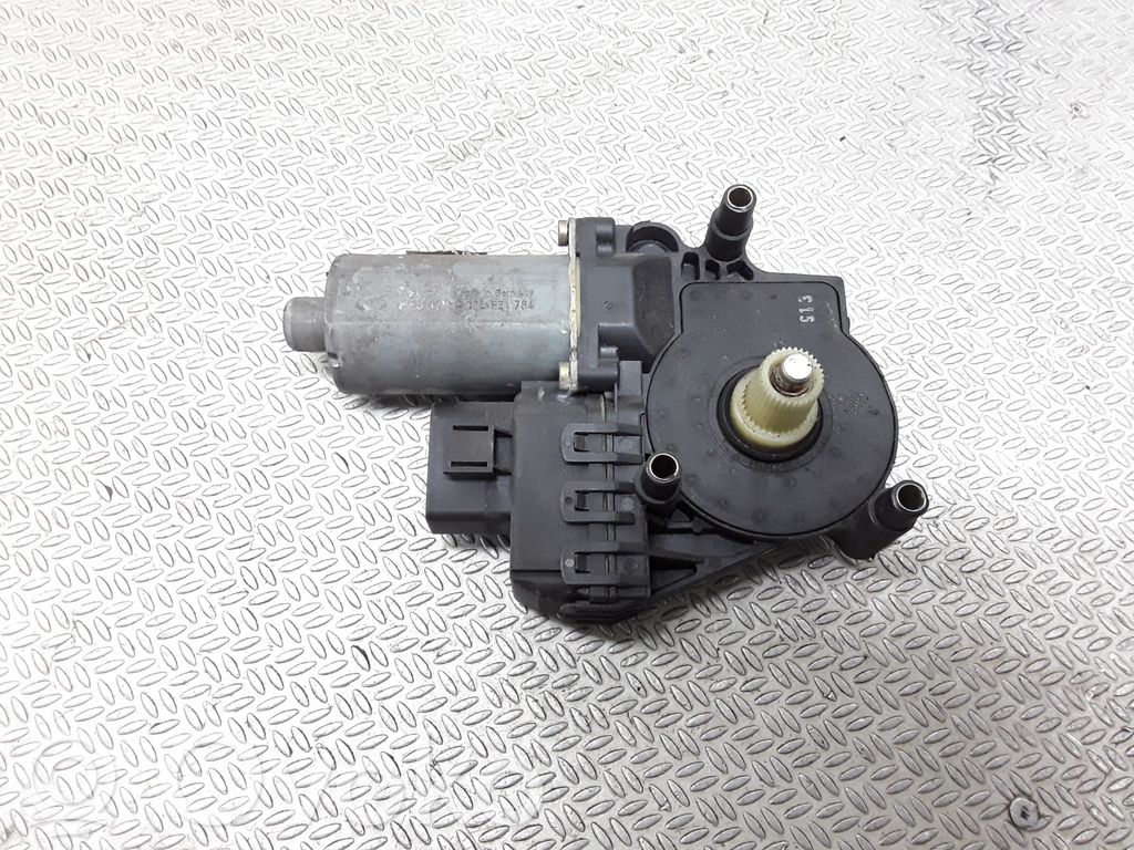 Asa reguladora de la puerta trasera   0130821784