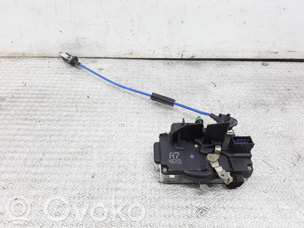 Saab 9-5 Priekšpusē slēdzene 
