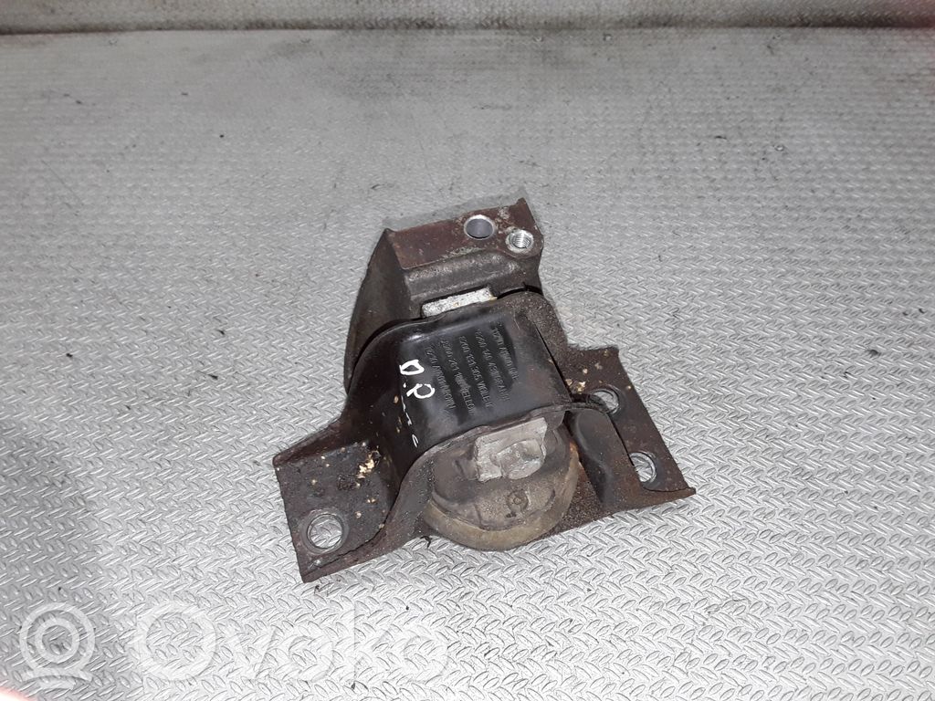 Supporto di montaggio del motore   8200140431