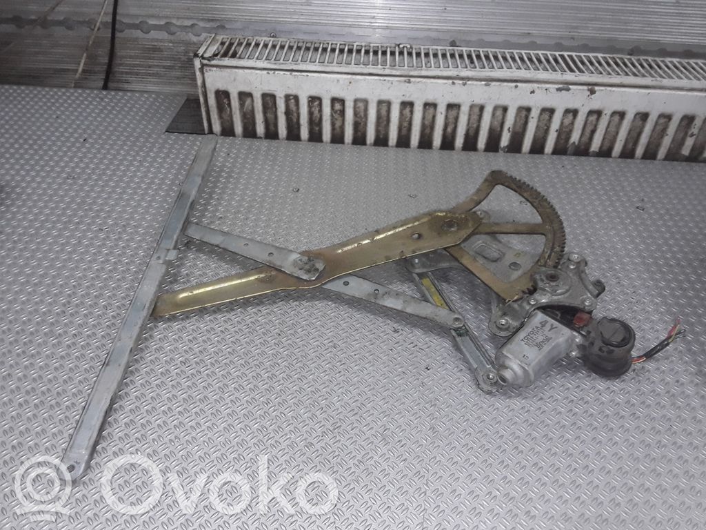 Toyota Avensis Verso Macara ușă față cu motor 