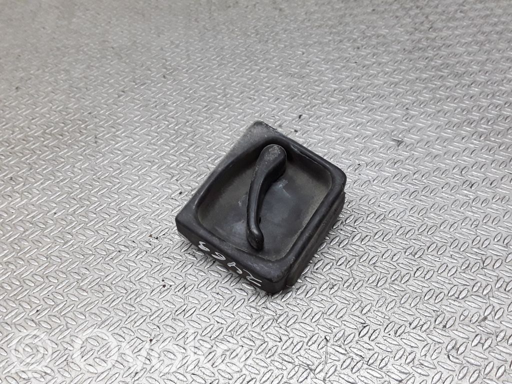 Manecilla interna de puerta de carga   7D0827185