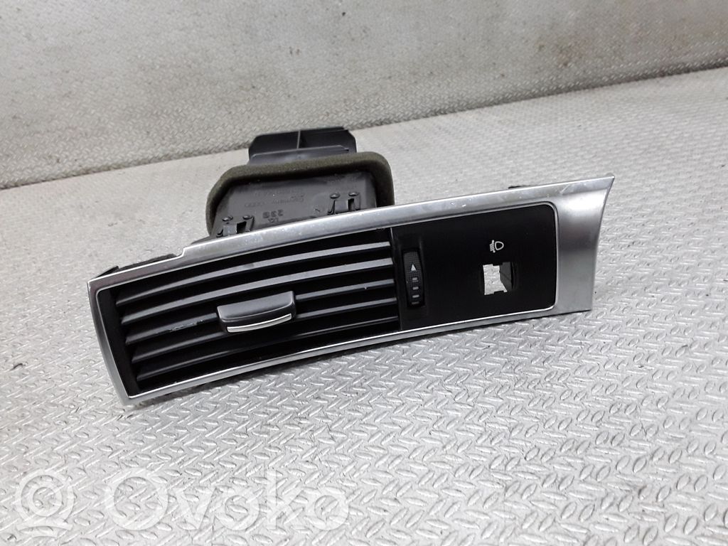 Audi A6 S6 C6 4F Garniture, panneau de grille d'aération latérale 