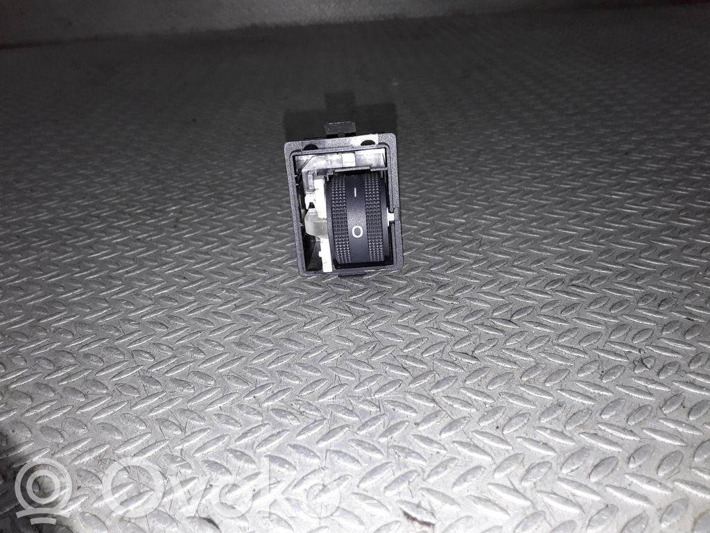 Bouton commande réglage hauteur de phares   4F0941301A
