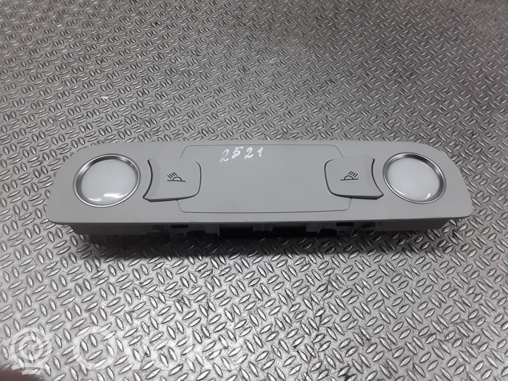 Luz del asiento trasero   4L0947111B