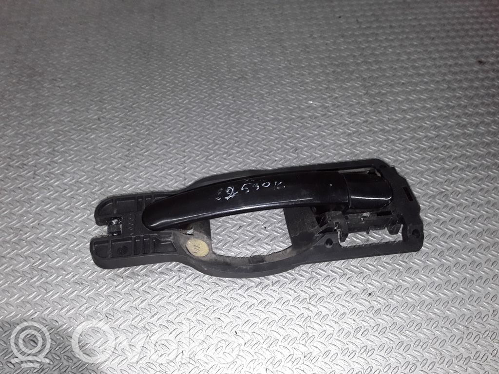 Manecilla externa puerta trasera   8Z0839886A
