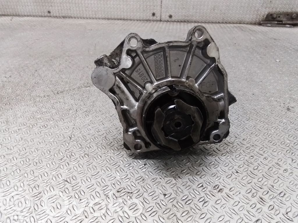 Vacuum pump   46818358