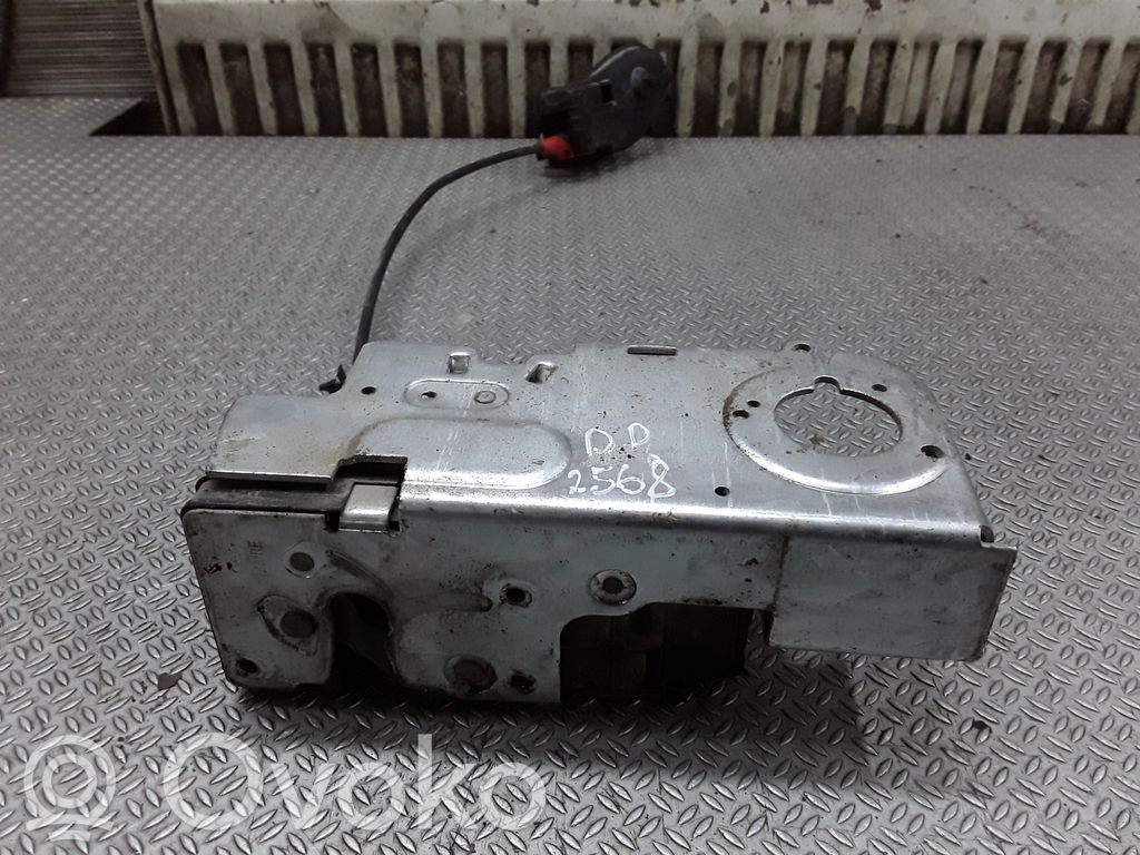 Etuoven lukko   YC1AV21812CJ