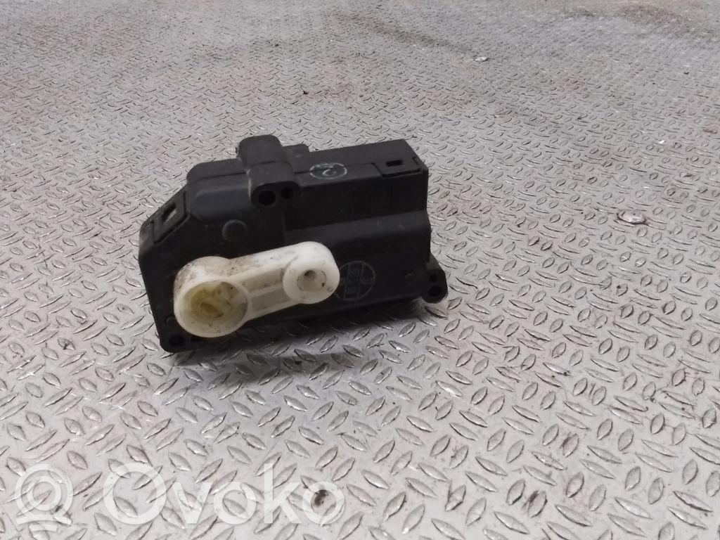 Stellmotor Heizung Klima   0637006870