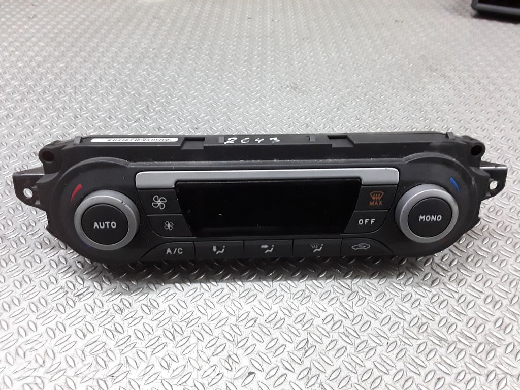 Ford C-MAX I Climate control unit 